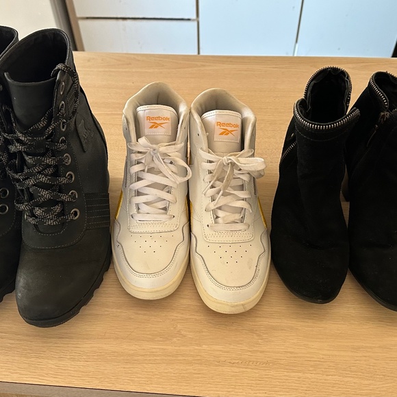 3 pairs of beautiful like new shoes! - Picture 1 of 10
